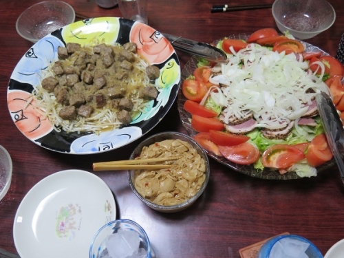 合鴨サラダ、サイコロステーキとモヤシ炒めオニオンソース