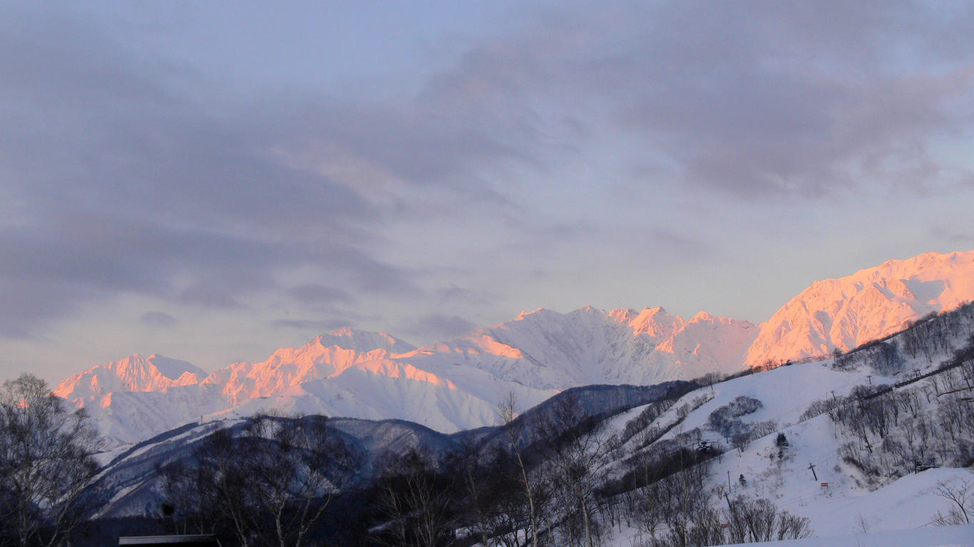 雪山の夜明け 癒しの風景 壁紙写真館