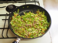 キャベツと合い挽き肉の焼飯14