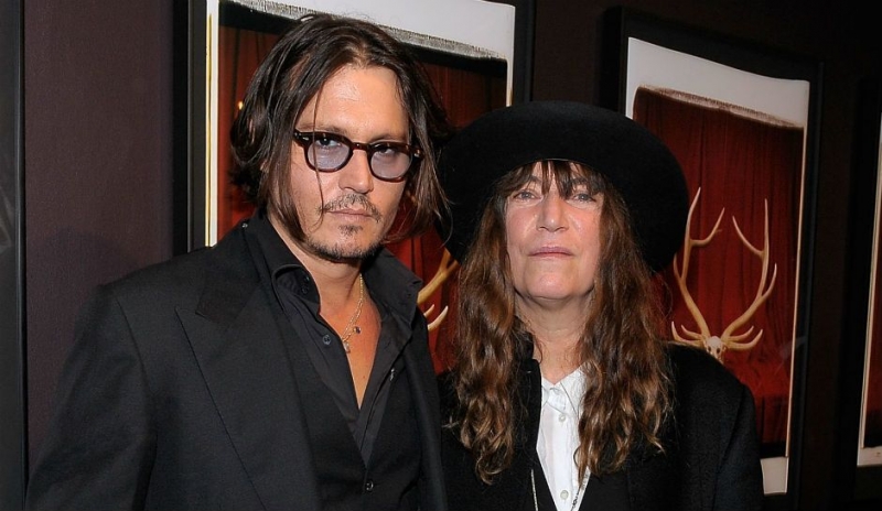 Johnny-Depp-and-Patti-Smith-in-2009-1.jpg