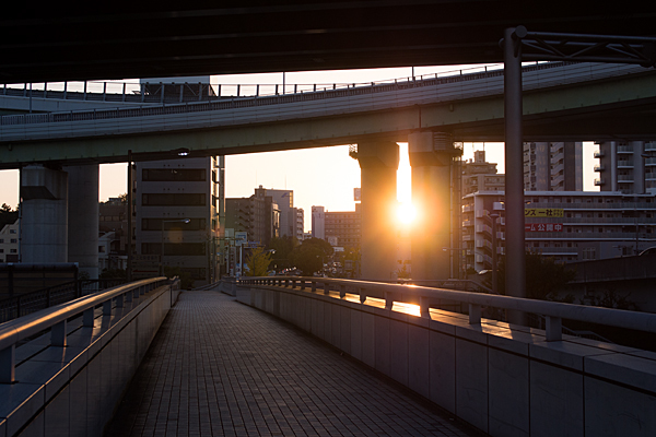 上社ジャンクション歩道橋から見る夕陽