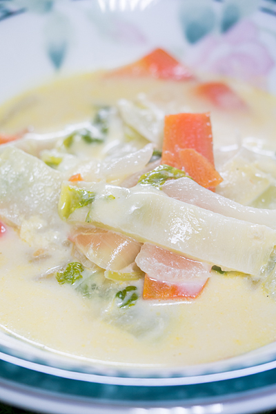 白菜とニンジンの牛乳スープ