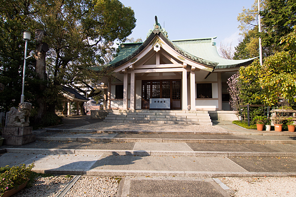 新栄白山神社拝殿