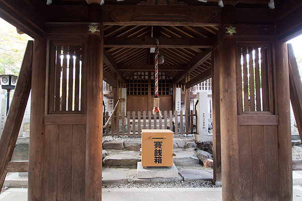 古傳馬神社拝殿から見る本殿