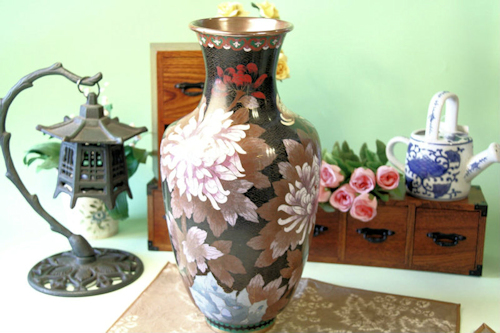 七宝焼のやや大きめの花瓶