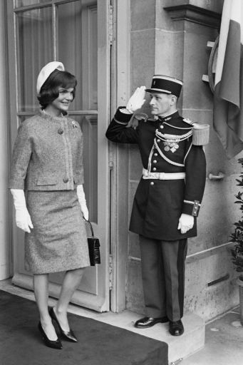 Jackie-Kennedy-Onassis-Style-Pictures_512.jpg