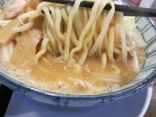 だるま食堂　味噌ﾗｰﾒﾝ　麺